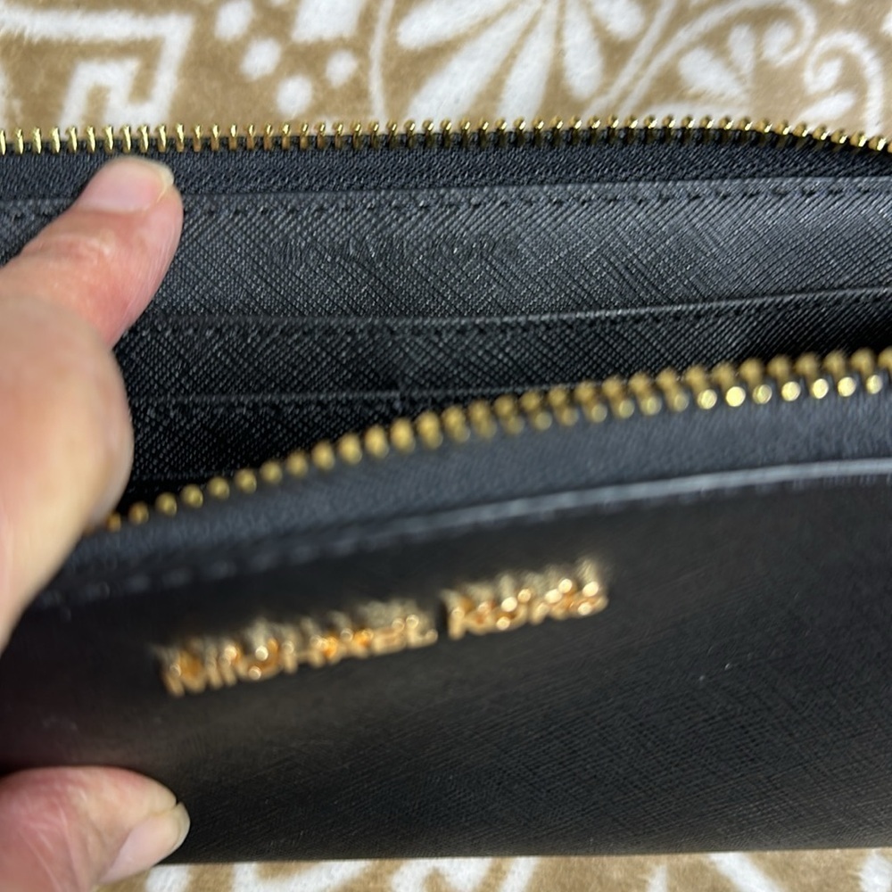 Micheal Kors Black Quarterzip Wallet NWOT - Picture 6 of 9